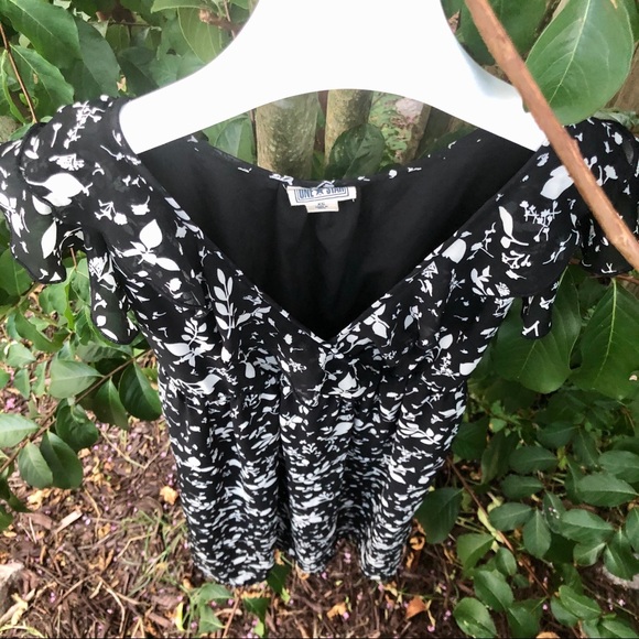 Converse Dress Floral V-Neck Black & White Cottagecore XS - Picture 2 of 10